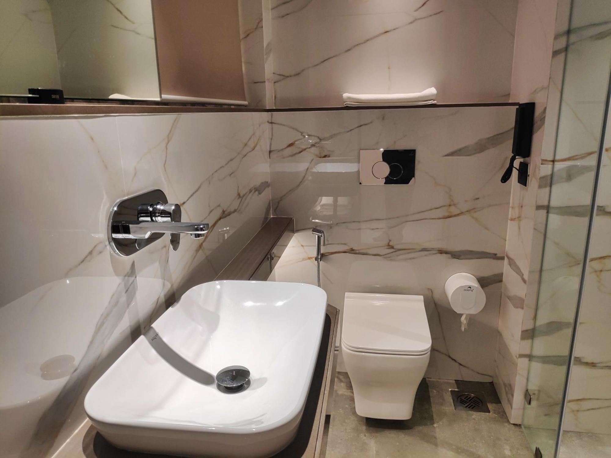 Maxxvalue Midc - Andheri Hotel